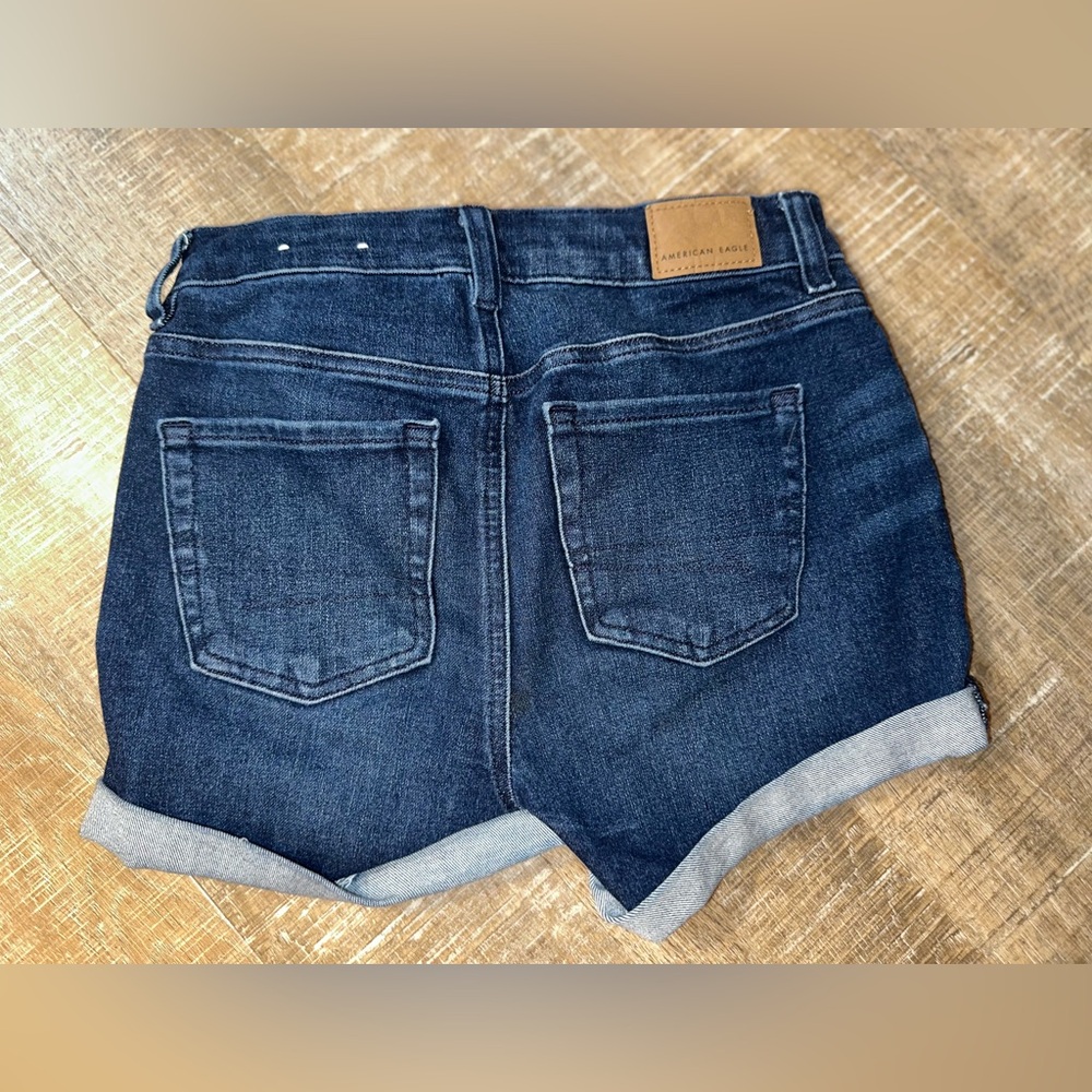 American Eagle (0) The Dream Shorts Midi Denim Jean Shorts - Picture 2 of 5